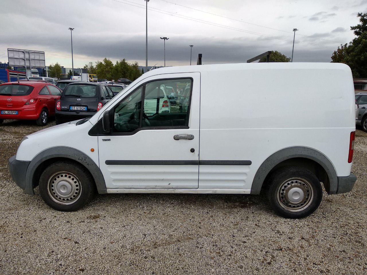 cars/ford-transit-connect/90.jpg