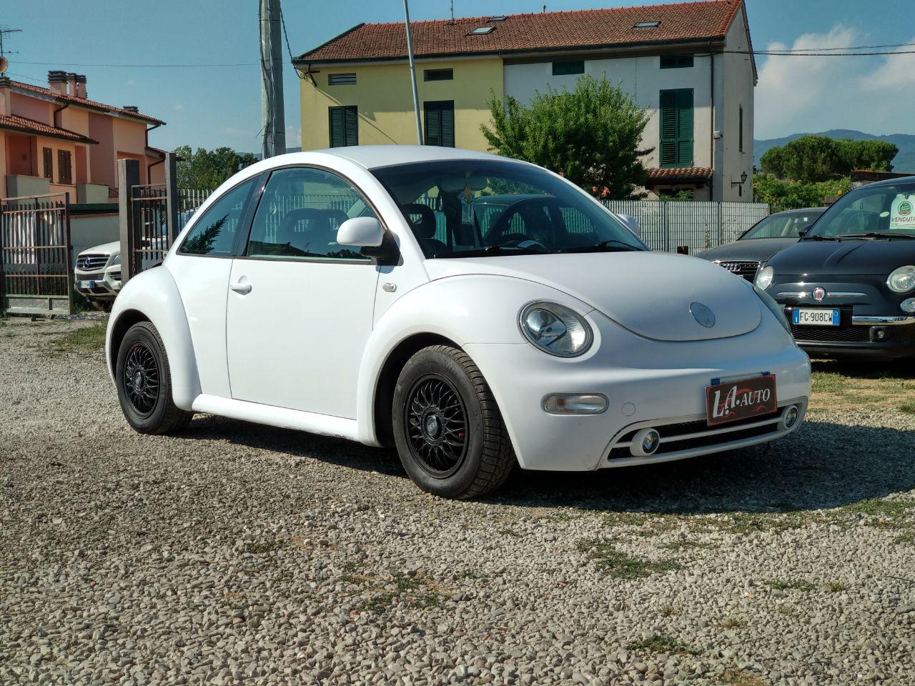 cars/volkswagen-new-beetle/1.jpg