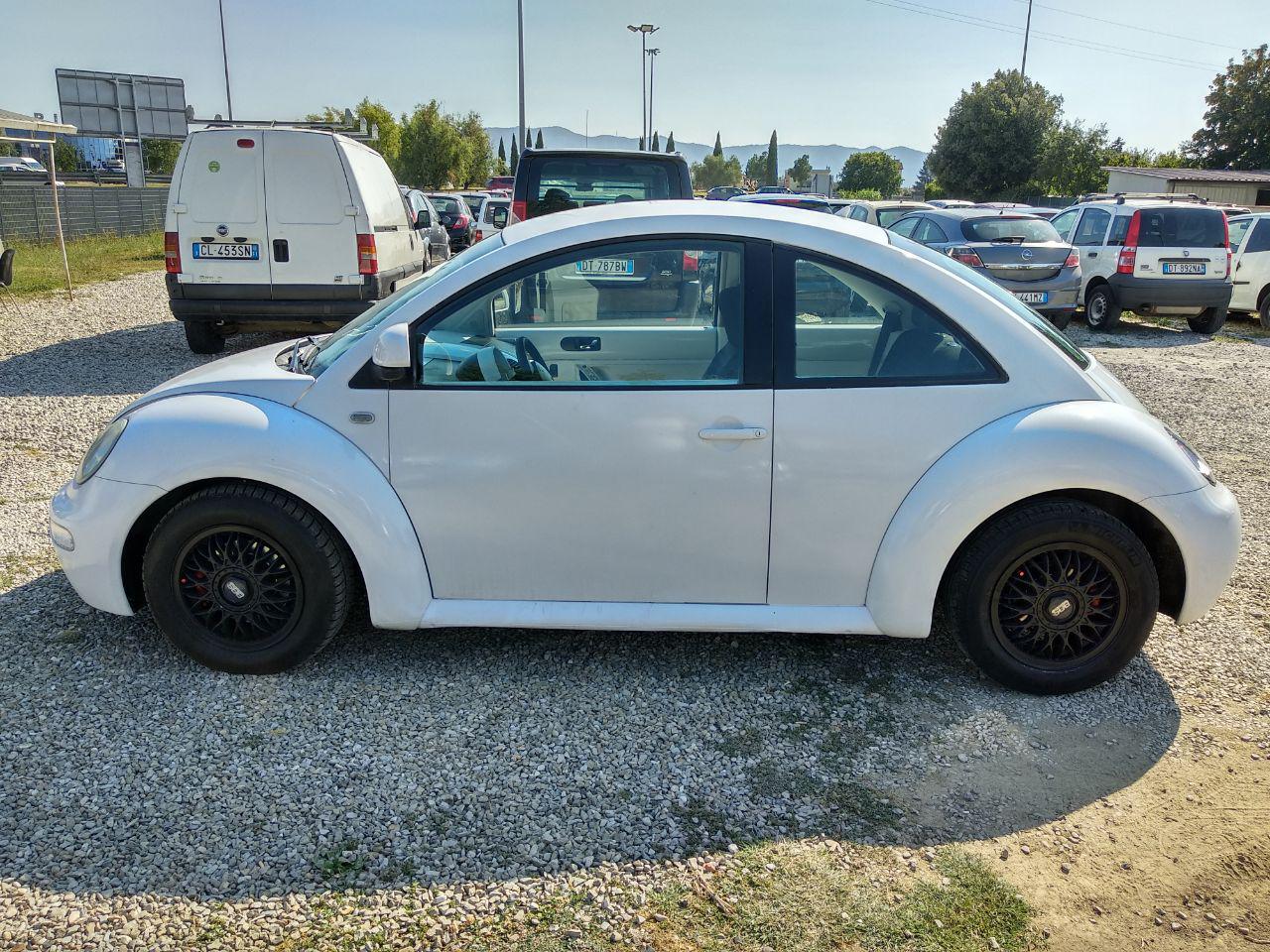cars/volkswagen-new-beetle/91.jpg